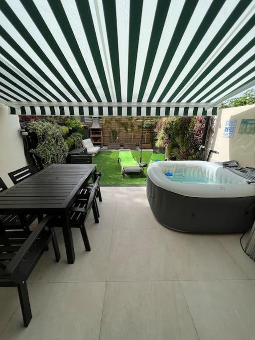 Relaxing Garden Cristianos Con Jacuzzi Y Barbacoa Appartamento